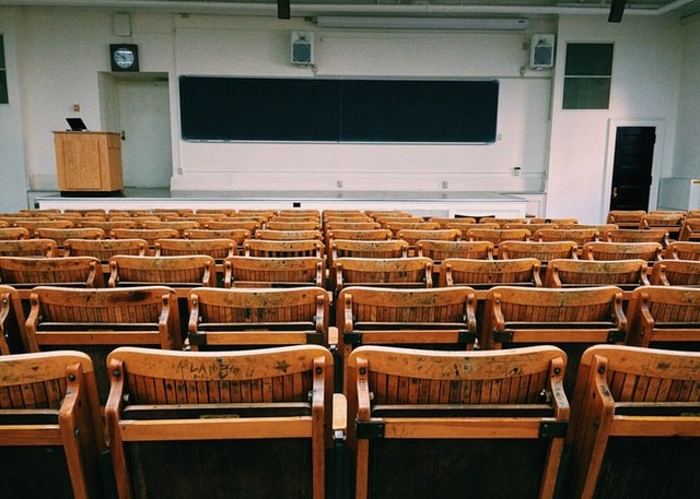 College Vs University