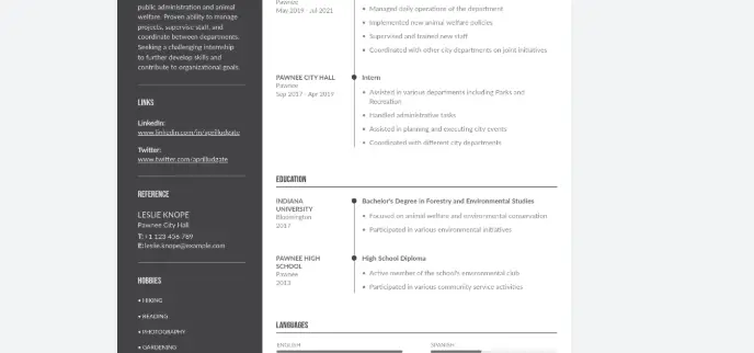 How to Write a College Resume in 2025 (Free Template)