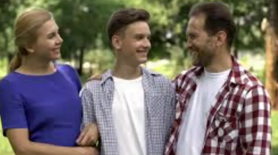 Parents’ Guide to College Admissions (2025): How to Help Without Overstepping